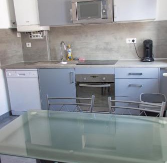 Hondschoote Apartment | Modern F4 Duplex Near Dunkerque - Family Friendly Getaway