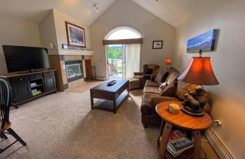 Bretton Woods Villa | Beautiful Home Overlooking Golf Course in Bretton Woods