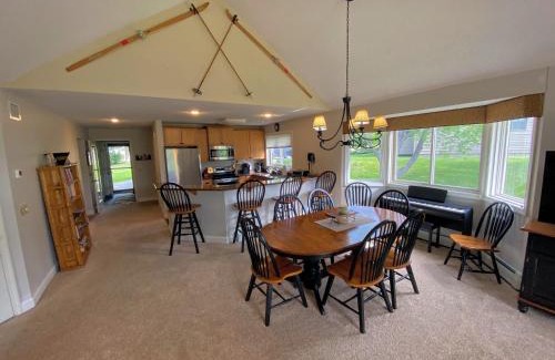 Bretton Woods Villa | Beautiful Home Overlooking Golf Course in Bretton Woods
