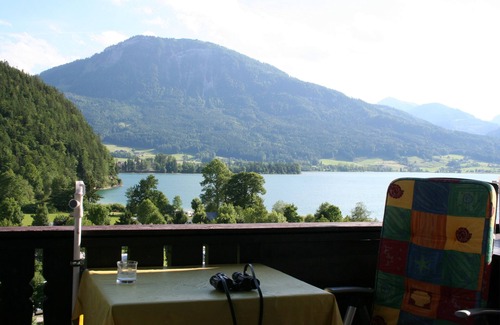 Sankt Wolfgang im Salzkammergut Condo | Scenic Wolfgangsee Views with Spa and Family Amenities