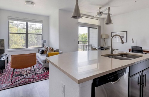 Gateway Apartment | Inviting Arboretum 1BR with Pool, Gym & Lounge Near Dining