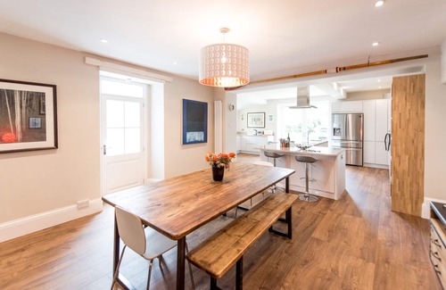 Braunton House | Spacious House Steps from Devon’s Surf Beaches and Village