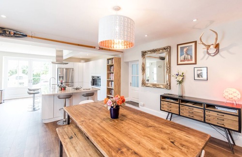 Braunton House | Spacious House Steps from Devon’s Surf Beaches and Village