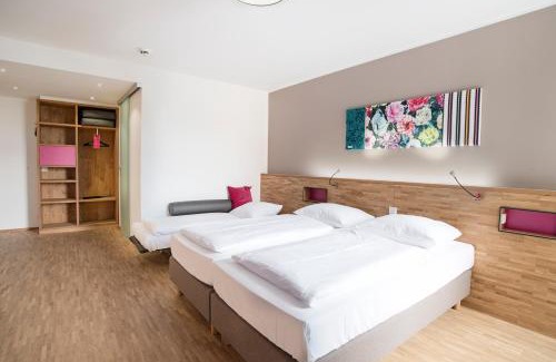 Altperlach Hotel | Fab Hotel: Guest Rated 8.8 with Family-Friendly Dining
