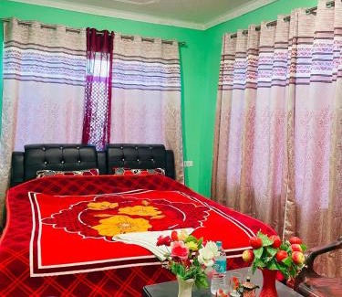 Srinagar Villa | Cozy Fab Ocean Guest House with Restaurant and Breakfast