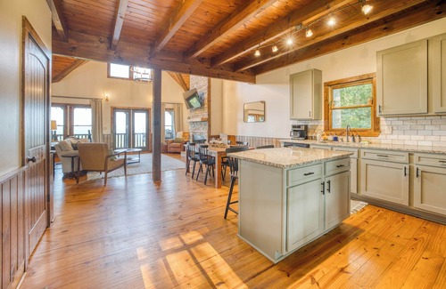 Natures Courtyard Cabin | Unforgettable Retreat with Hot Tub, Theater & Game Room