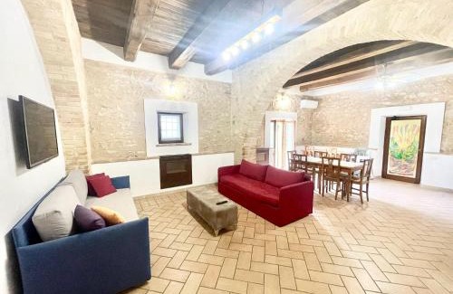 Limiti Villa | Fab villa with fenced pool, huge grounds, meditation park, child activity park