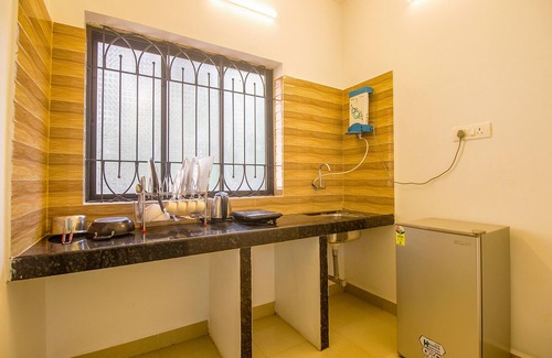 Nagoa Hotel | Relax at FabEscape SK Studios with Pool & Gym in Arpora