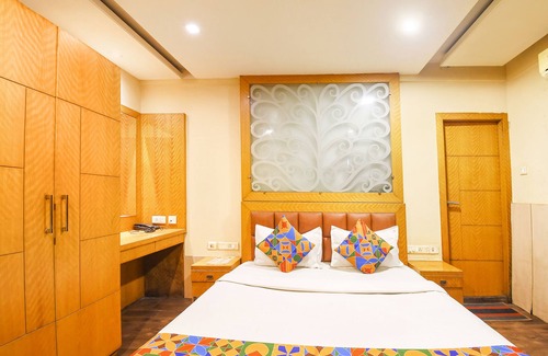 Tollygunge Hotel | Discover Fabexpress Abis Residency: Family-Friendly Stay