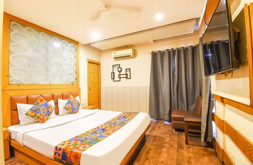 Tollygunge Hotel | Discover Fabexpress Abis Residency: Family-Friendly Stay