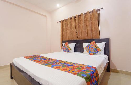Vadapalani Hotel | Budget-Friendly Stay at FabExpress Earth Vadapalani