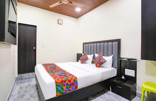 Wellington Pier Hotel | FabExpress Gulshan Grand - Nr Gateway of India