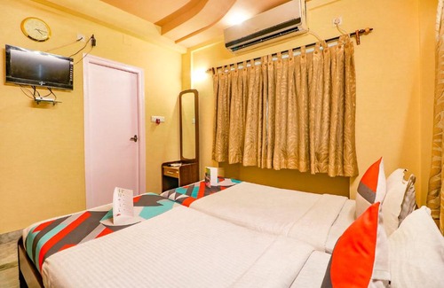 Kolkata Hotel | Budget-Friendly FabExpress Harry Inn with Breakfast & Accessibility