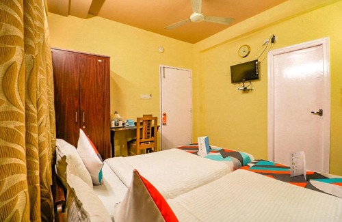 Kolkata Hotel | Budget-Friendly FabExpress Harry Inn with Breakfast & Accessibility