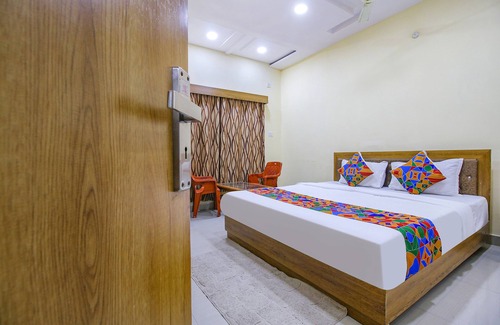 Bhopal Hotel | Budget-Friendly Family Stay at Fabexpress Lake Link