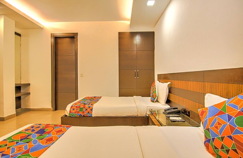 Kalkaji Hotel | Budget-Friendly Stay at Fabhotel Le Grand with Breakfast
