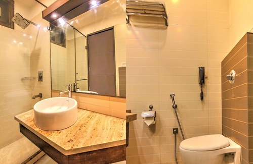 Kalkaji Hotel | Budget-Friendly Stay at Fabhotel Le Grand with Breakfast