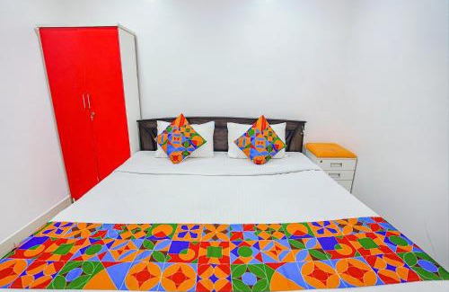 Royapettah Hotel | Discover FabExpress Lloyds Inn: Pet Friendly & Cozy Retreat