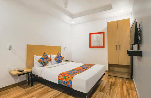 Delhi Hotel | Family-Friendly FabExpress PP Residency with Kitchen & Breakfast