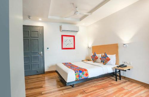 Delhi Hotel | Family-Friendly FabExpress PP Residency with Kitchen & Breakfast