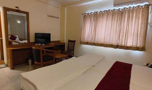 Alandi Hotel | FabExpress Ramesh Inn
