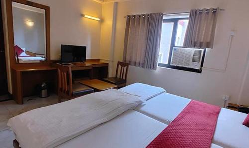 Alandi Hotel | FabExpress Ramesh Inn