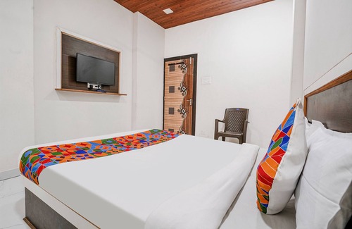 Nashik Hotel | Budget-Friendly Stay at Fabexpress Sai Lodging with Breakfast