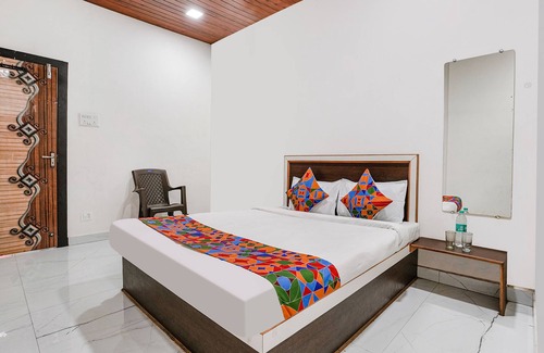 Nashik Hotel | Budget-Friendly Stay at Fabexpress Sai Lodging with Breakfast
