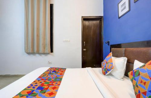 Sainik Farm Hotel | Budget-Friendly FabExpress Saket Residency for Families