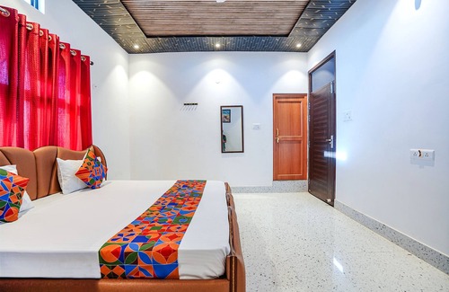Faizabad Hotel | Family-Friendly FabExpress Savitri Resort with Breakfast