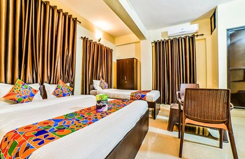 Saligao Hotel | Budget-Friendly FabExpress Spring De Goa with Breakfast