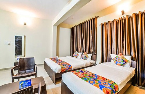 Saligao Hotel | Budget-Friendly FabExpress Spring De Goa with Breakfast