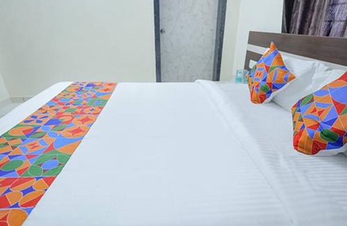 Vandavasi Hotel | Budget-Friendly Stay at Fabexpress Srinivasan Apartment