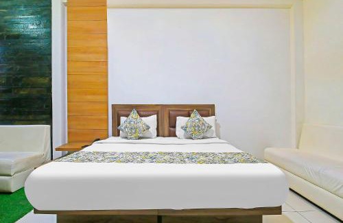 Bhopal Hotel | Budget-Friendly FabHotel Sugar Cube with Family Amenities