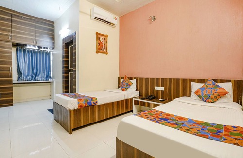 Baramati Hotel | Discover Fabexpress Swara Residency with Family-Friendly Perks