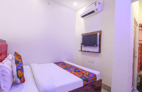 Kolkata Hotel | Budget-Friendly FabExpress Vedika: Perfect for Families