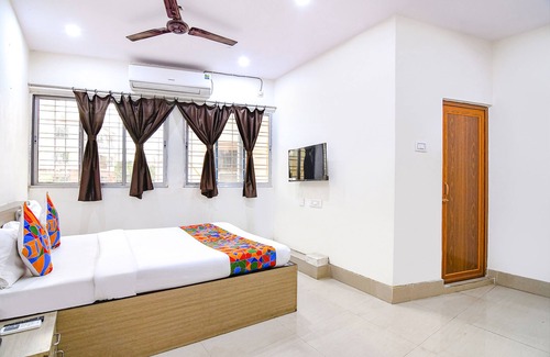 Kolkata Hotel | Budget-Friendly Stay at Fabexpress Vhyom Sky Palace