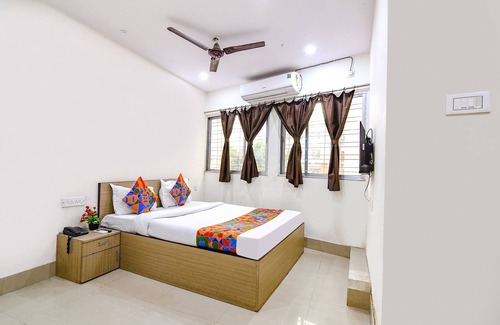 Kolkata Hotel | Budget-Friendly Stay at Fabexpress Vhyom Sky Palace