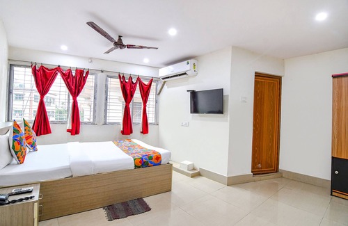 Kolkata Hotel | Budget-Friendly Stay at Fabexpress Vhyom Sky Palace