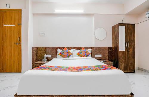 Wakad Hotel | Budget-Friendly Stay at FabExpress Wakad Villa with Breakfast