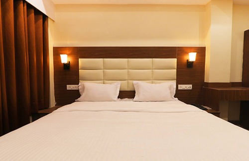 Lucknow Hotel | Budget-Friendly FabHotel Blueark with Family Amenities