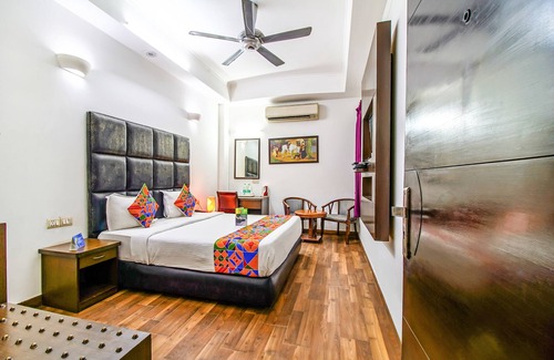 Jasola Hotel | Budget-Friendly Stay at Fabhotel Cameron with Breakfast