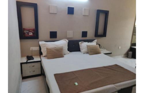 Etawah Hotel | Experience Comfort at OYO 45348 Hotel Chaudhary Palace