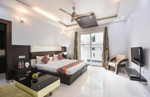 Gurugram Hotel | Family-Friendly Retreat at Daffodils Inn with Kitchen Access