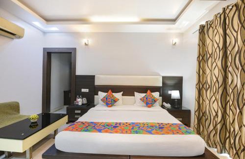 Gurugram Hotel | Family-Friendly Retreat at Daffodils Inn with Kitchen Access
