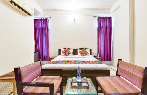 Vaishali Nagar Hotel | Discover FabHotel Gitanjali: Family-Friendly with Breakfast