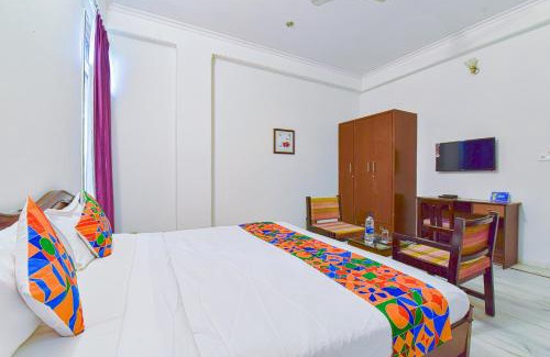 Vaishali Nagar Hotel | Discover FabHotel Gitanjali: Family-Friendly with Breakfast