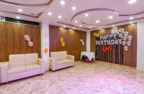 Gomti Nagar Hotel | Budget-Friendly Stay at Fabhotel Gmc Grand with Breakfast