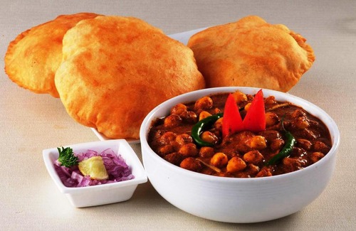 Surat Hotel | Comfortable FabHotel Happy Rooms with Breakfast & Accessibility