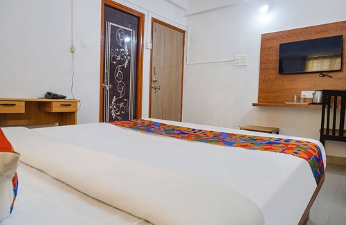 Pune Hotel | Budget-Friendly Fabhotel Lake View with Breakfast Included
